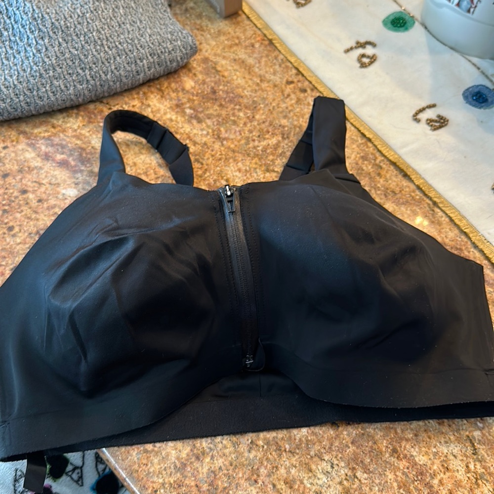 Victoria Secret Knockout Front-Close Sport Bra